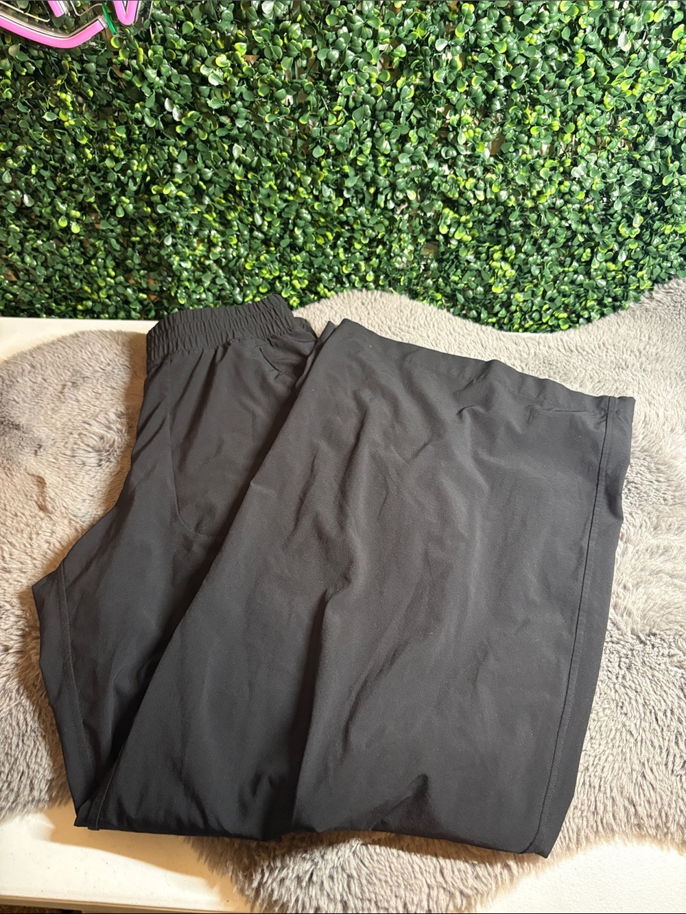 lululemon athletica Black Wide-Leg Athletic Pants Size 6